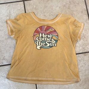 White Fawn XL girls cropped t-shirt